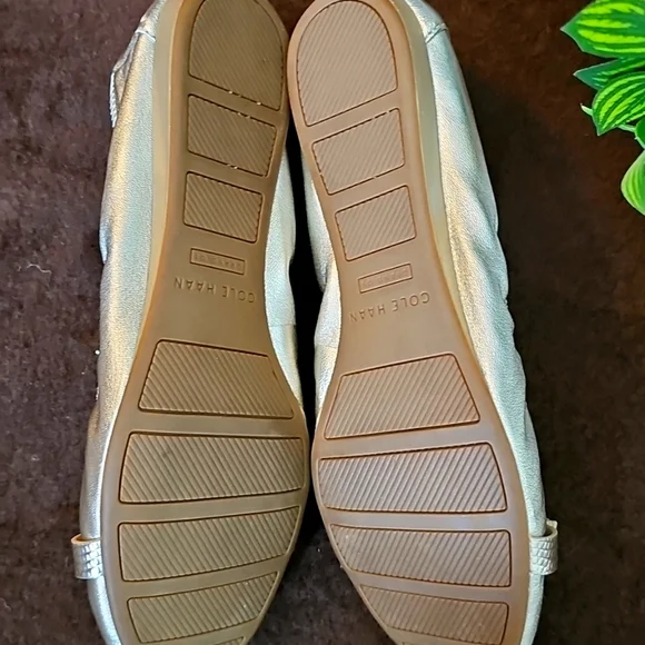 Cole Haan Women's Light Gold Flats - Picture 14 of 16